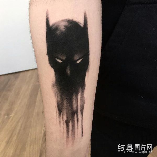动漫电影中的超级英雄，炫酷蝙蝠侠纹身图案欣赏