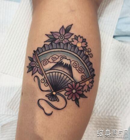 腿部扇子纹身图案及手稿 炫酷多彩的设计风格