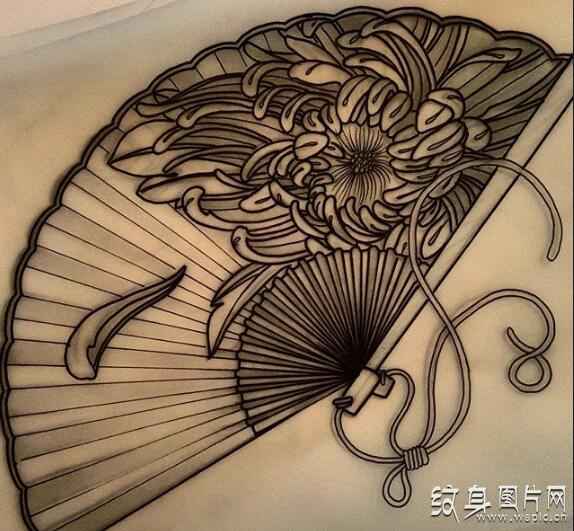腿部扇子纹身图案及手稿 炫酷多彩的设计风格