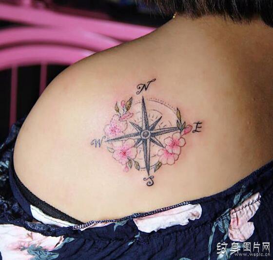 最迷人的鲜花设计之一 芙蓉花纹身图案欣赏