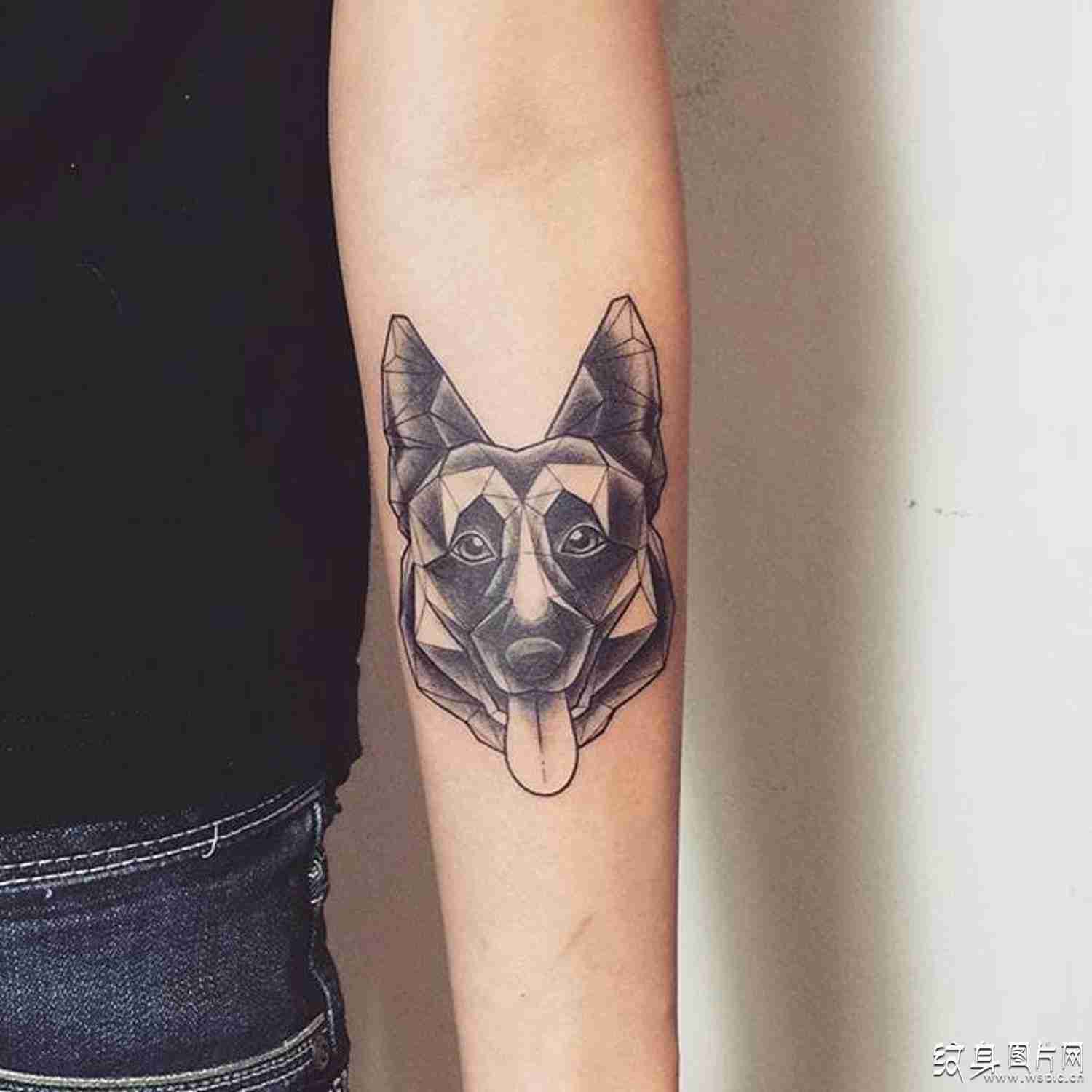 牧羊犬纹身图案欣赏 聪明温顺的人类伙伴