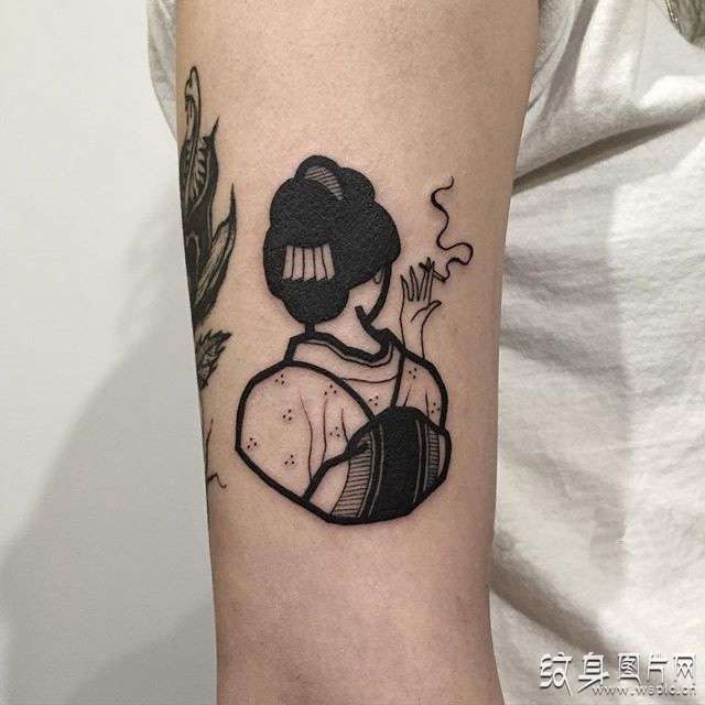 抽烟纹身图案及手稿 简约朴素的设计风格
