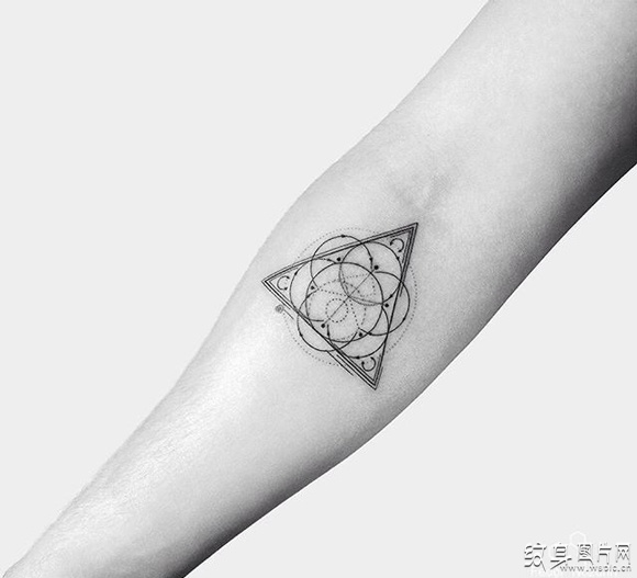 男生纹身哪里好看 盘点寓意好的各种图案设计