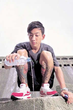 李灿森纹身