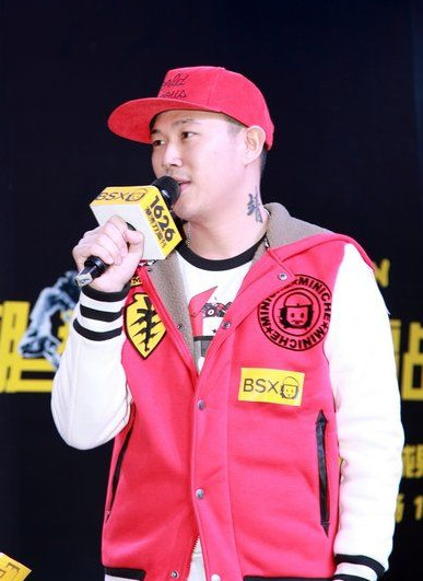 欧阳靖纹身
