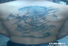 男士背部纹身图案，云中龙纹身专版